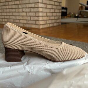 NIB Vivaia Melody Pro Low Heel- US 7/7.5, EU 38